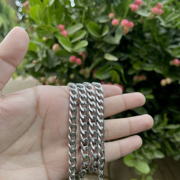 Thick Grunge Curb Chain
